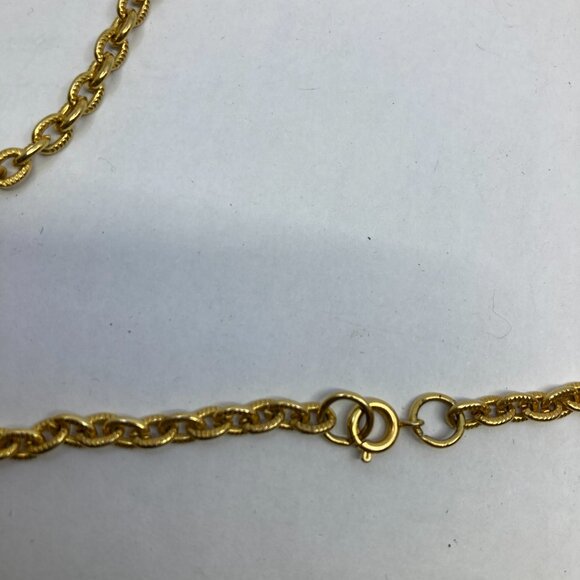 Vtg TRIFARI ? Alice Caviness ? pink lucite waterfall gold tone necklace - Picture 3 of 3